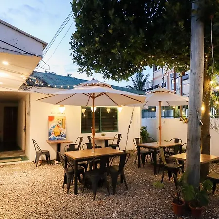 Ocean Breeze Hostel By Daily Sweet